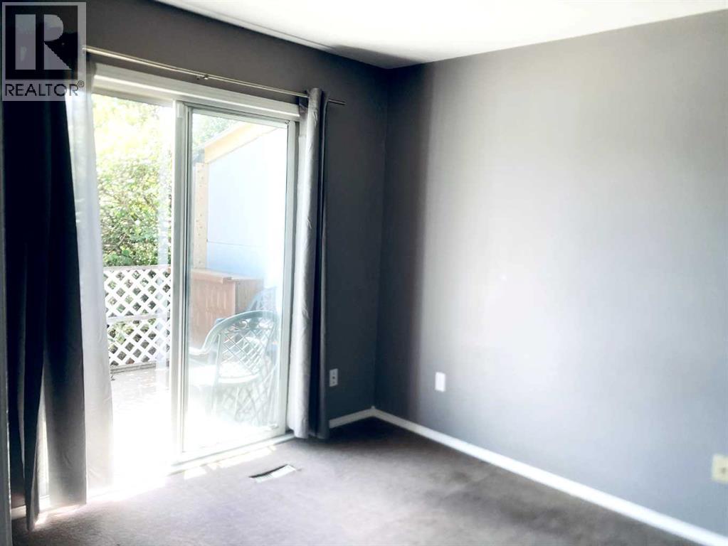 Photo 6 of 4417 B 47 A Avenue, Sylvan Lake AB
