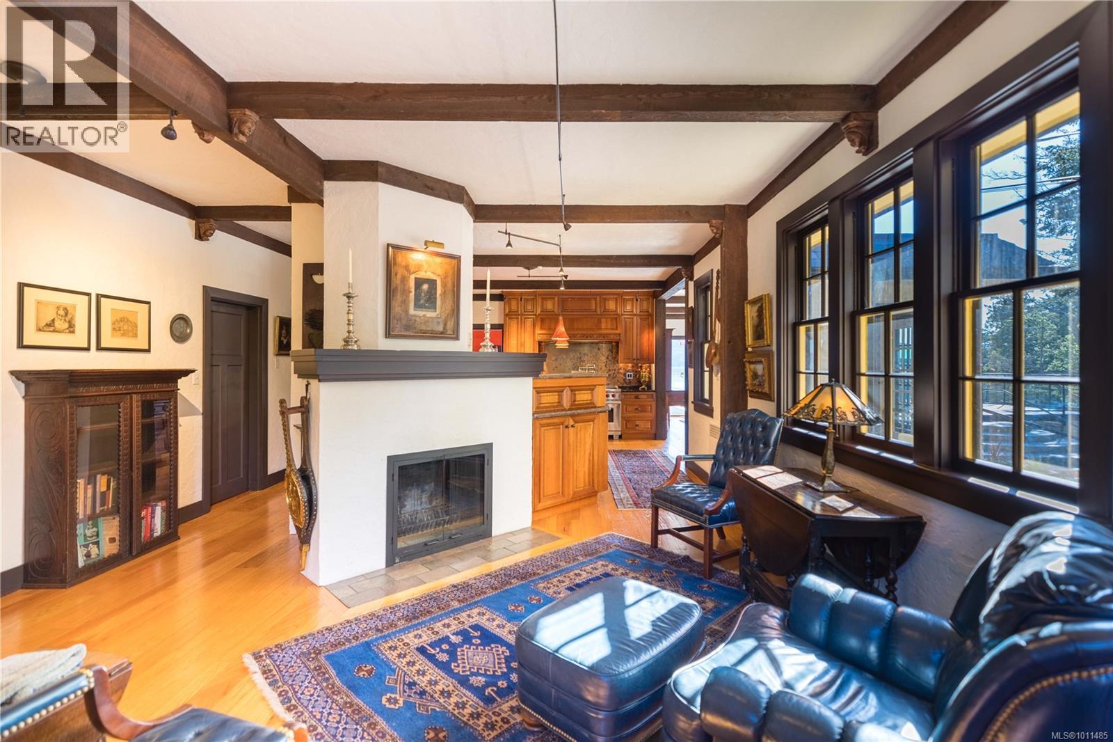 605 Towner Park Rd, North Saanich