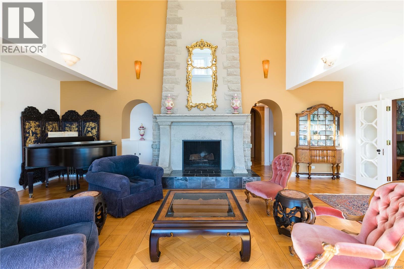 605 Towner Park Rd, North Saanich