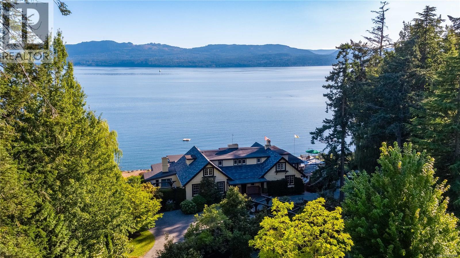 605 Towner Park Rd, North Saanich