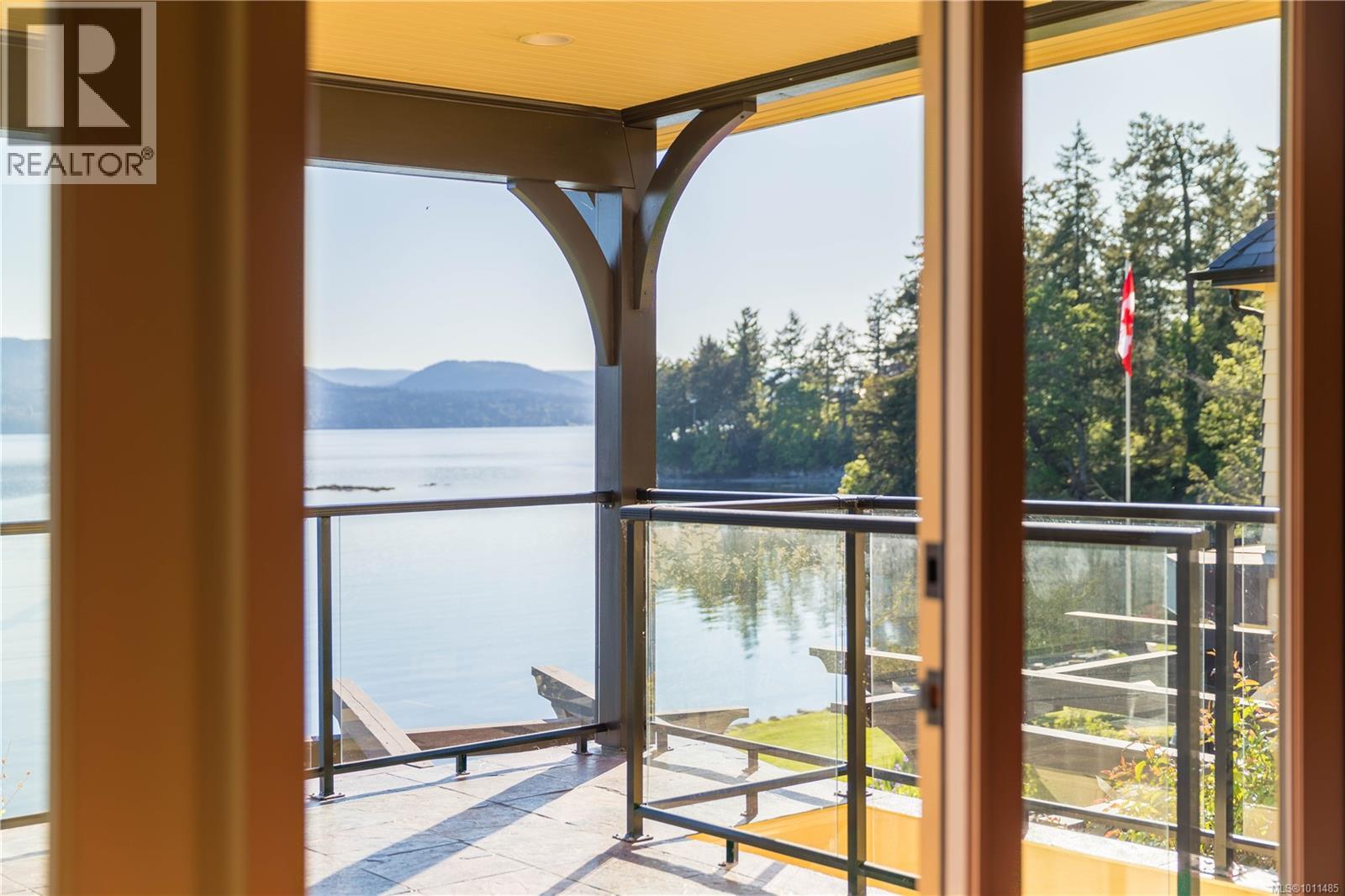605 Towner Park Rd, North Saanich