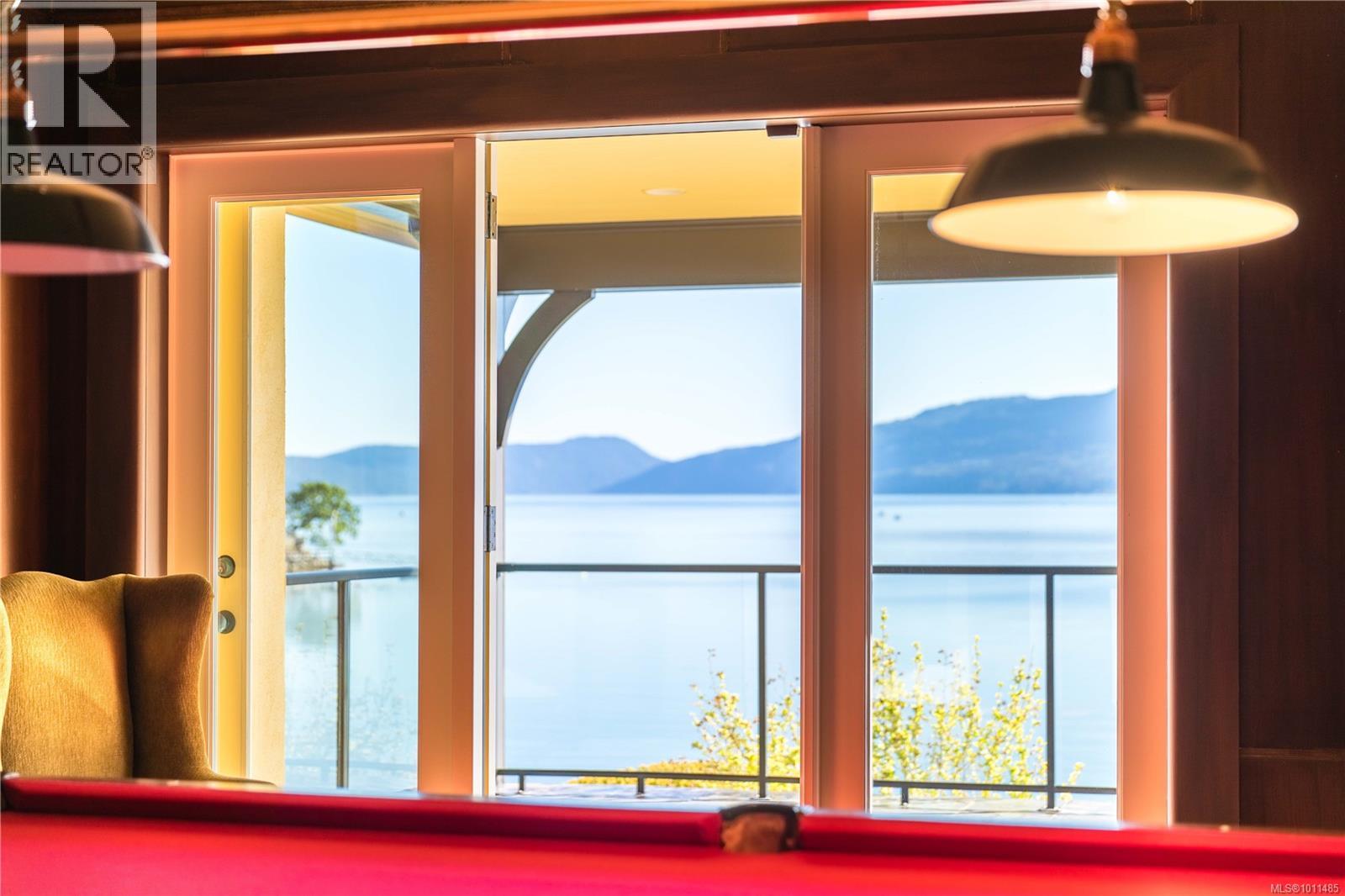 605 Towner Park Rd, North Saanich