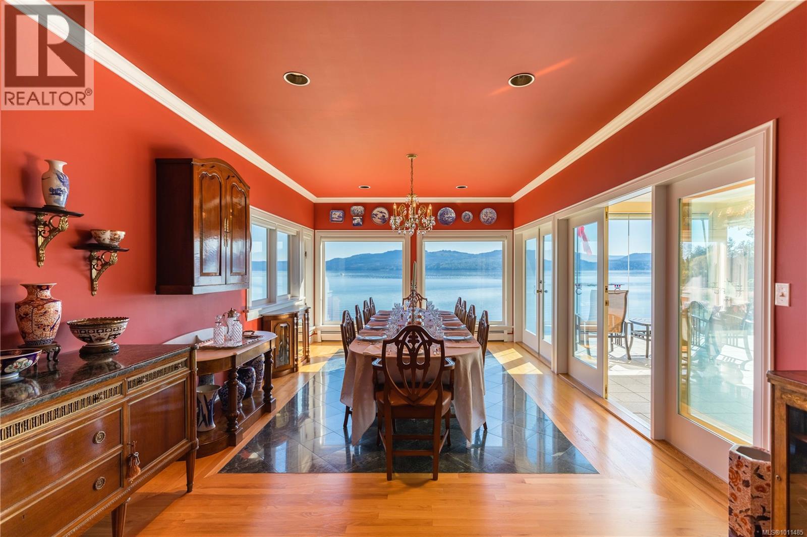 605 Towner Park Rd, North Saanich