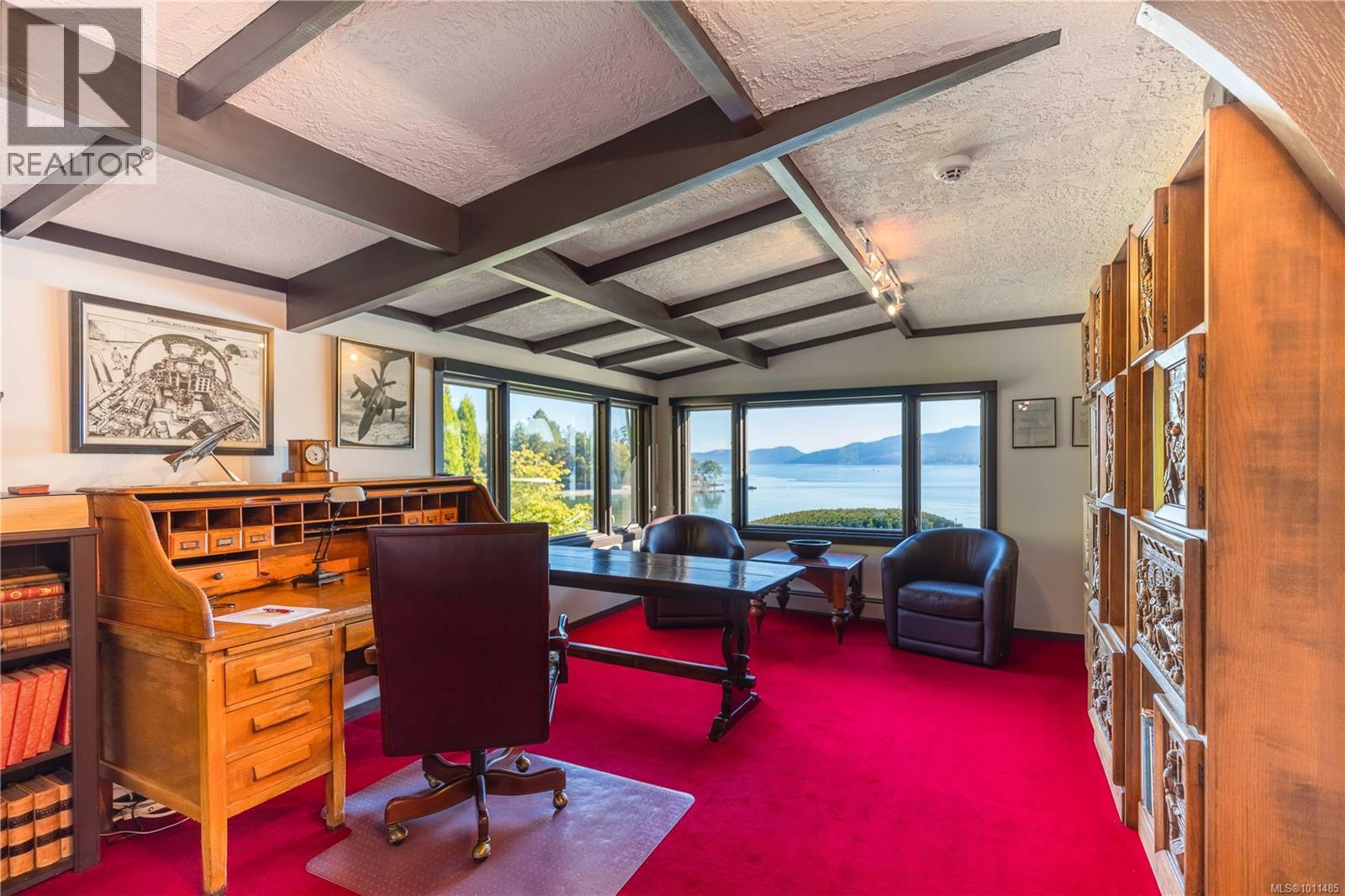 605 Towner Park Rd, North Saanich