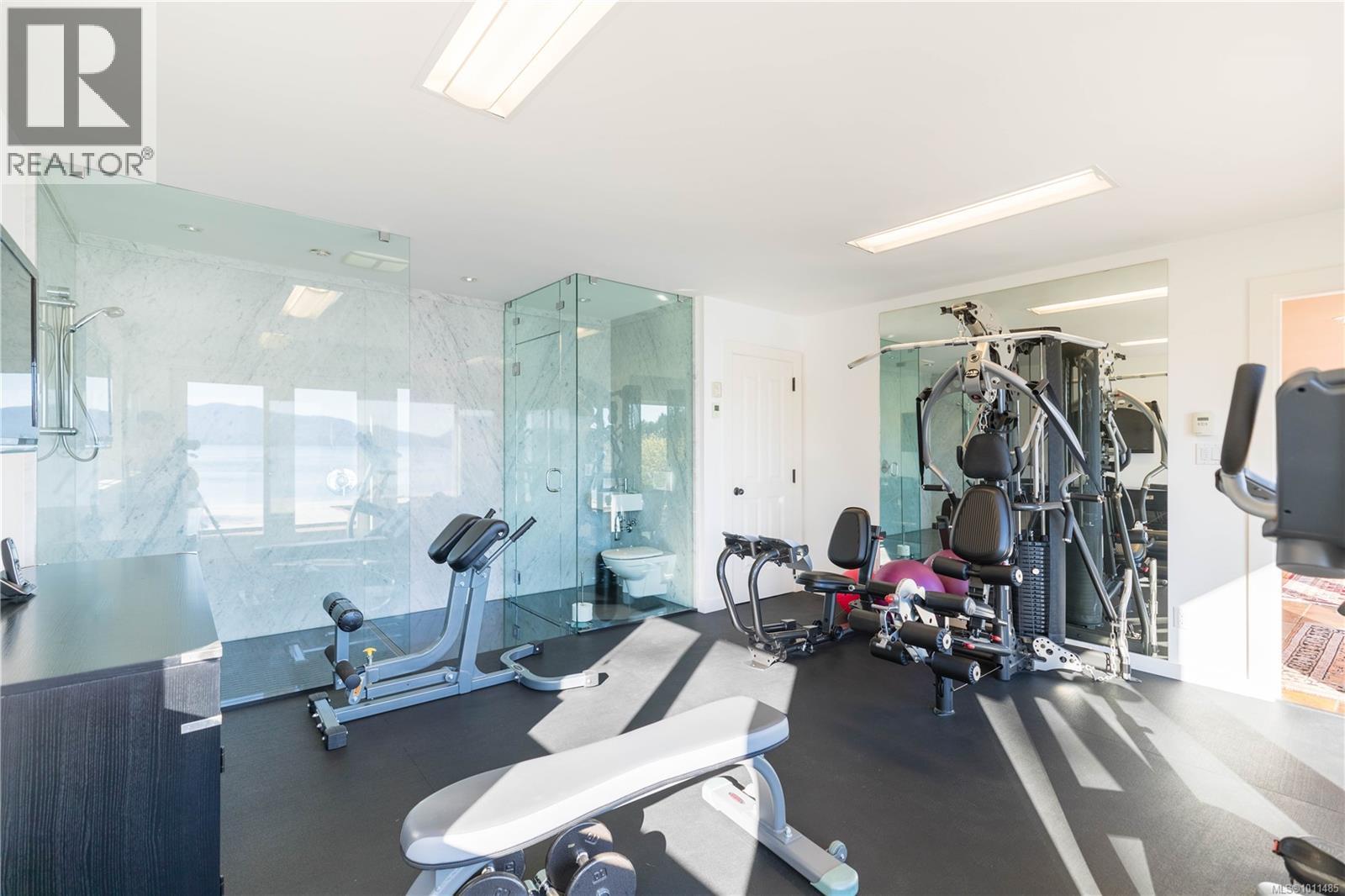 605 Towner Park Rd, North Saanich