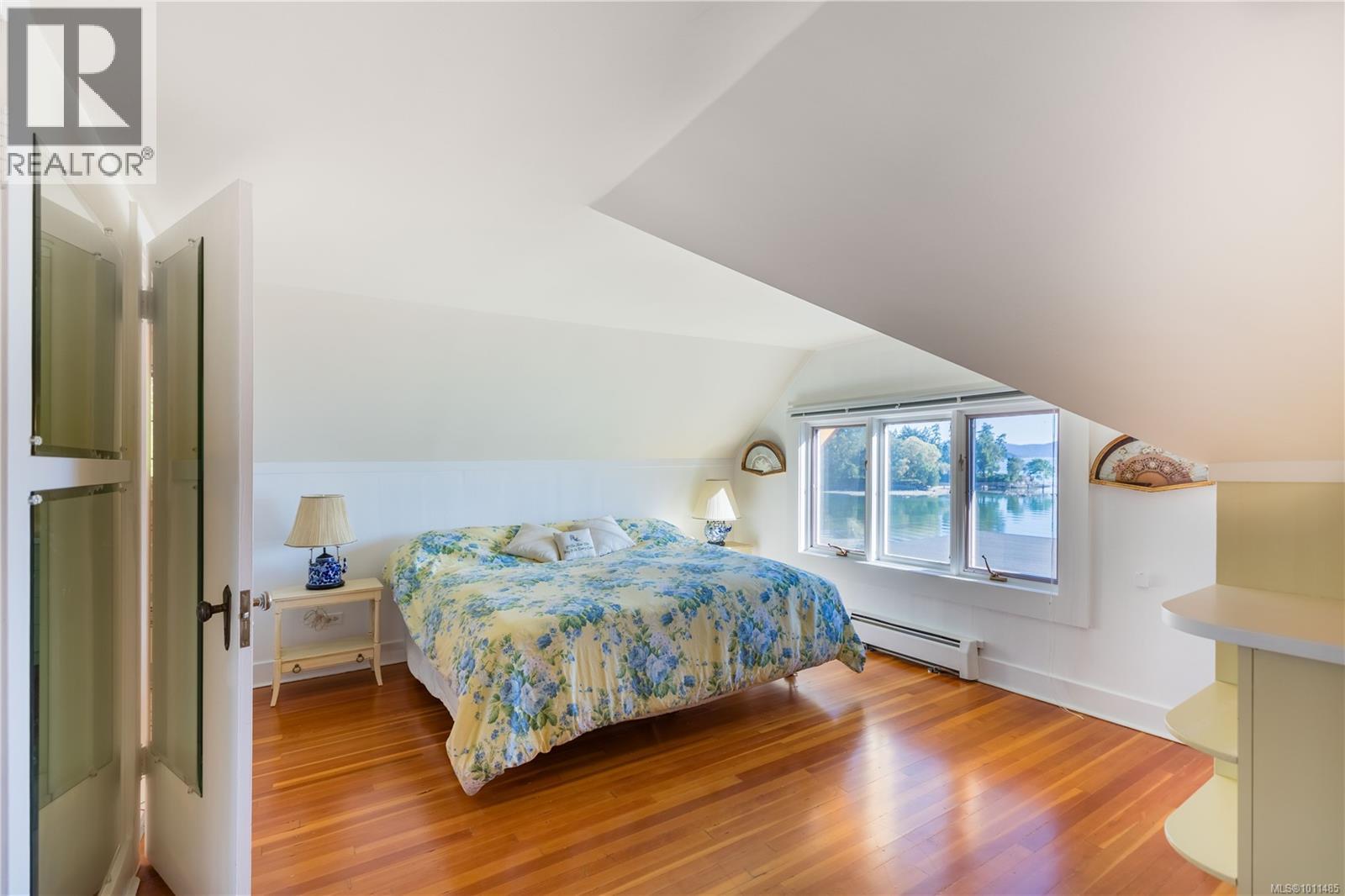 605 Towner Park Rd, North Saanich