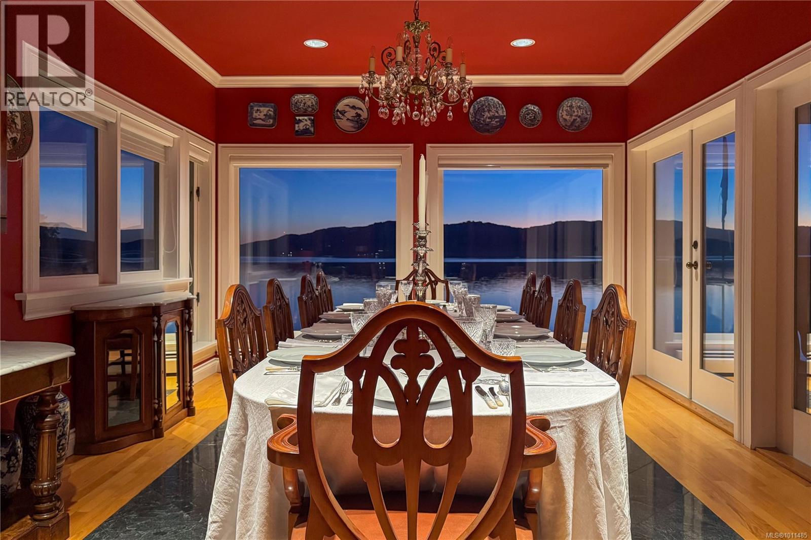 605 Towner Park Rd, North Saanich