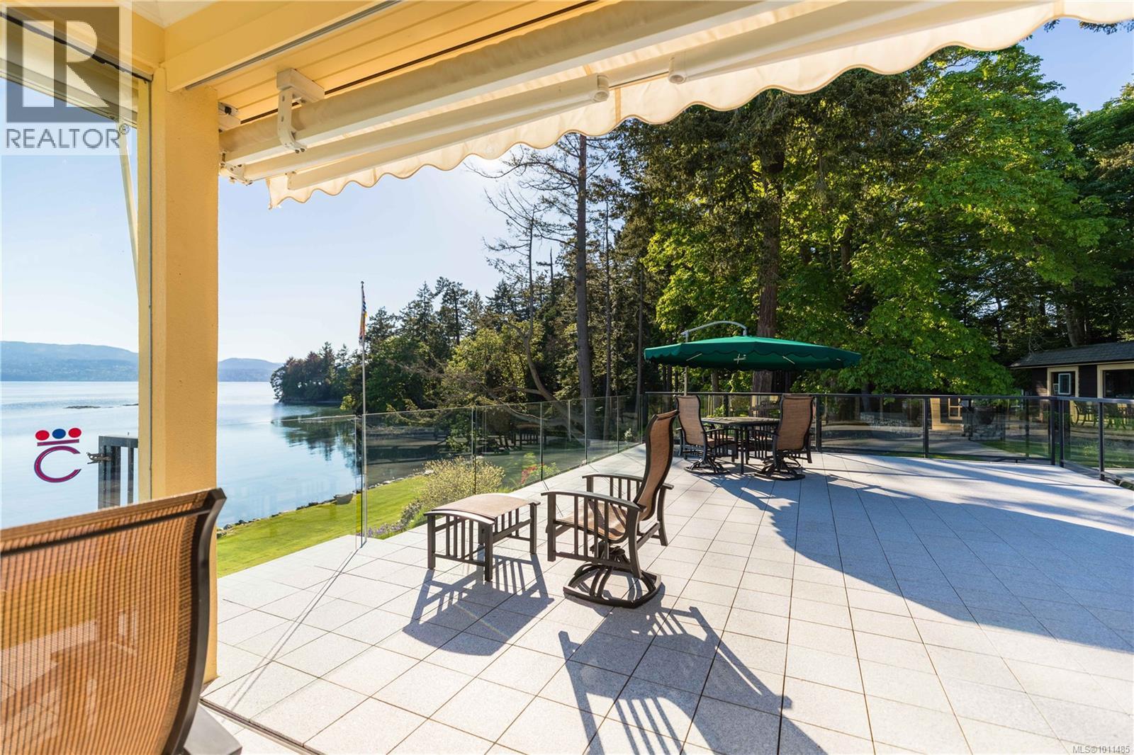 605 Towner Park Rd, North Saanich