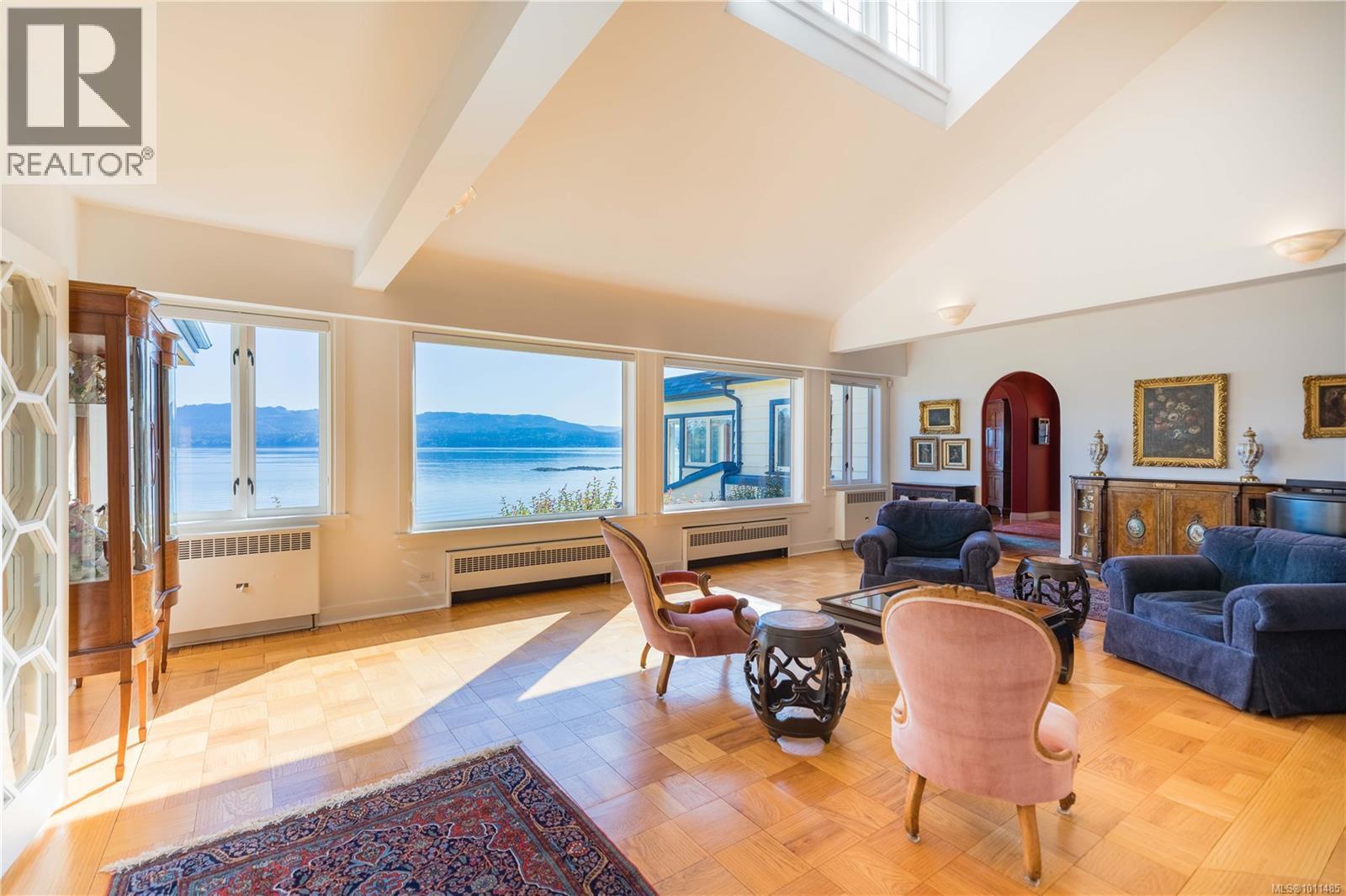 605 Towner Park Rd, North Saanich