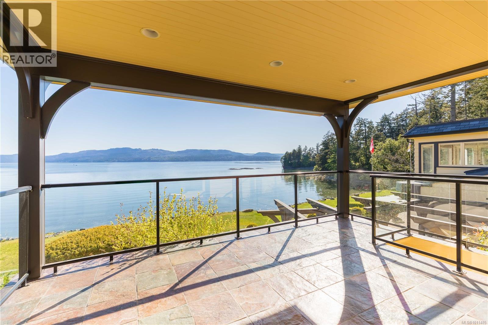 605 Towner Park Rd, North Saanich