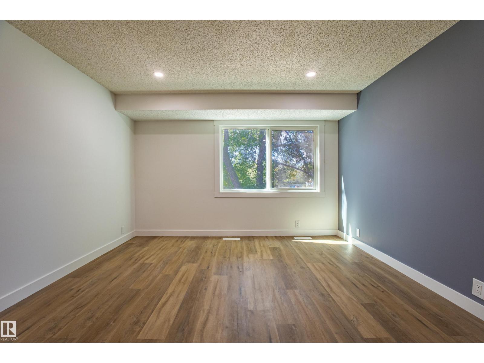 Photo 21 of 30 1411 Mill Woods E Nw, Edmonton AB