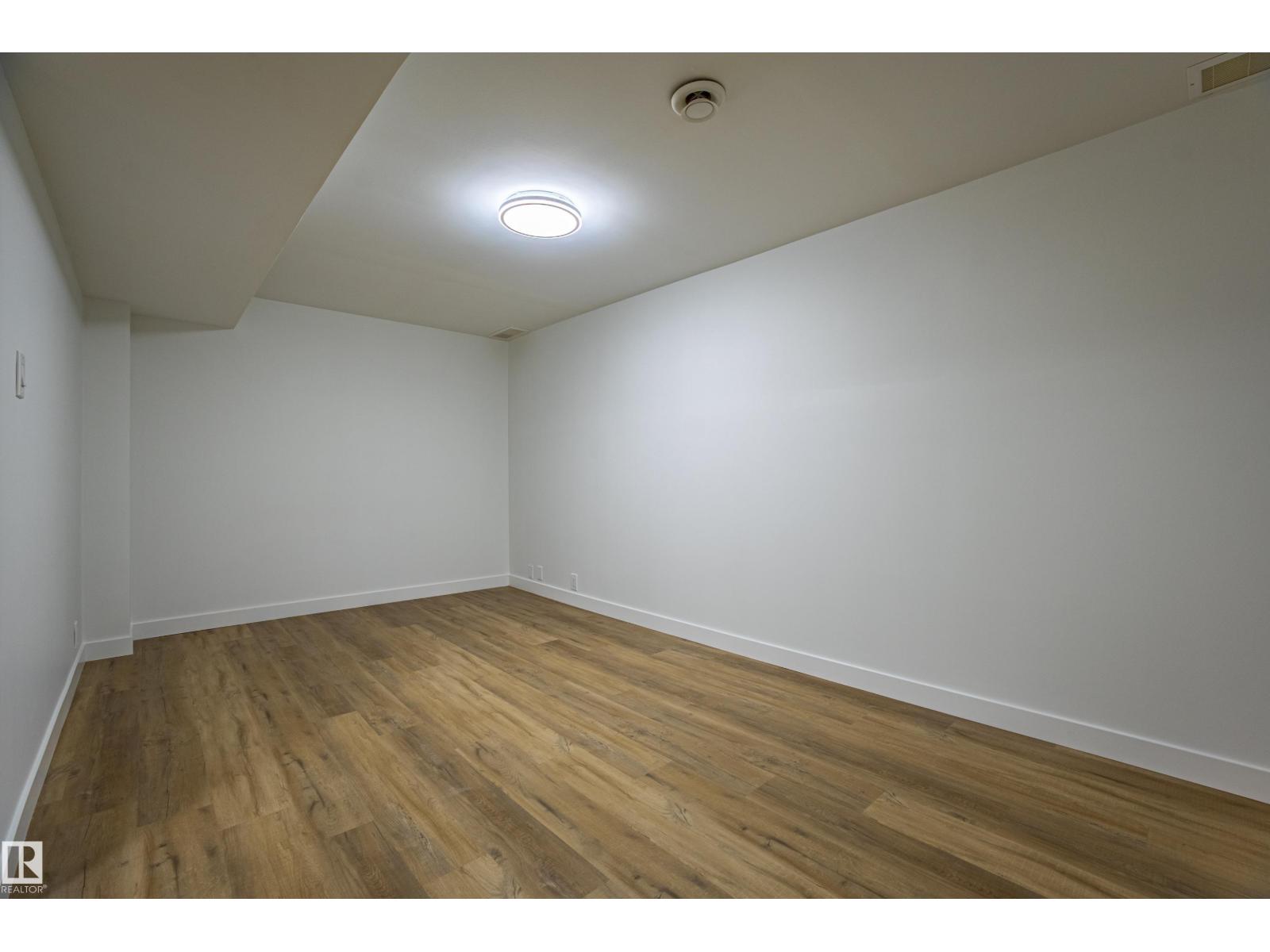 Photo 32 of 30 1411 Mill Woods E Nw, Edmonton AB