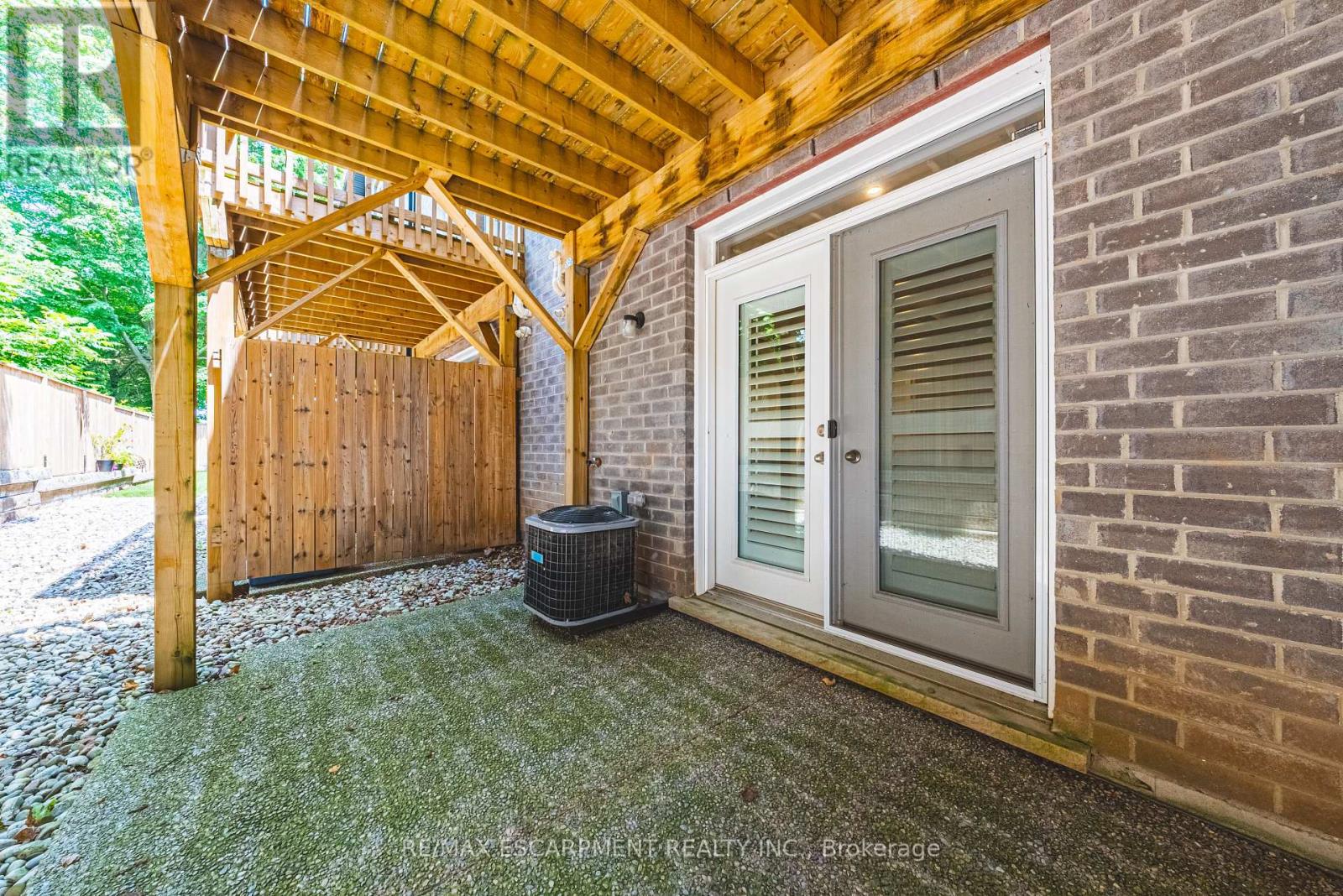 Photo 36 of 6 111 Wilson Street E, Hamilton ON