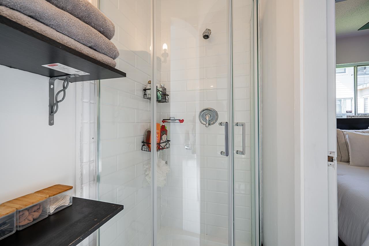 13976 DOUGLAS ROAD, Surrey