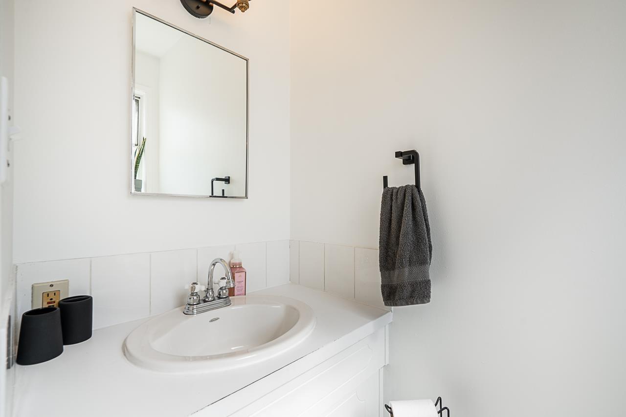 13976 DOUGLAS ROAD, Surrey