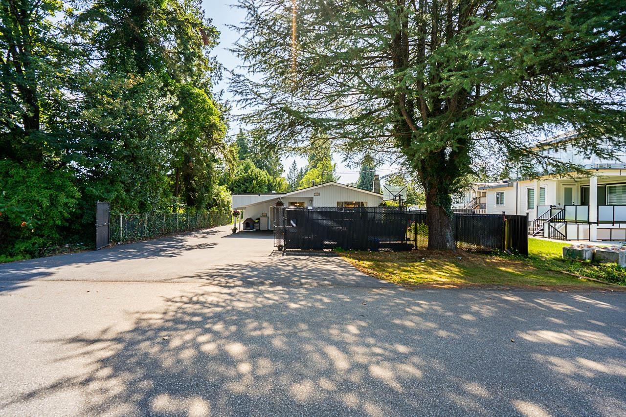 13976 DOUGLAS ROAD, Surrey