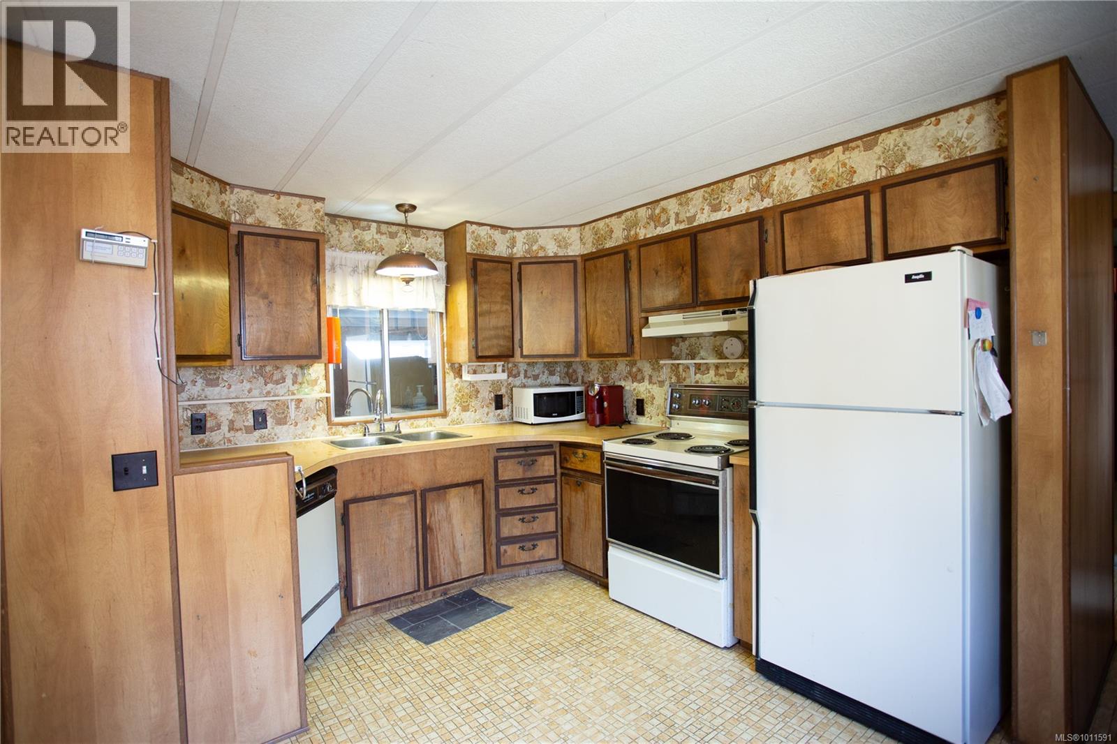 Photo 5 of 242 2465 Apollo Dr, Nanoose Bay BC