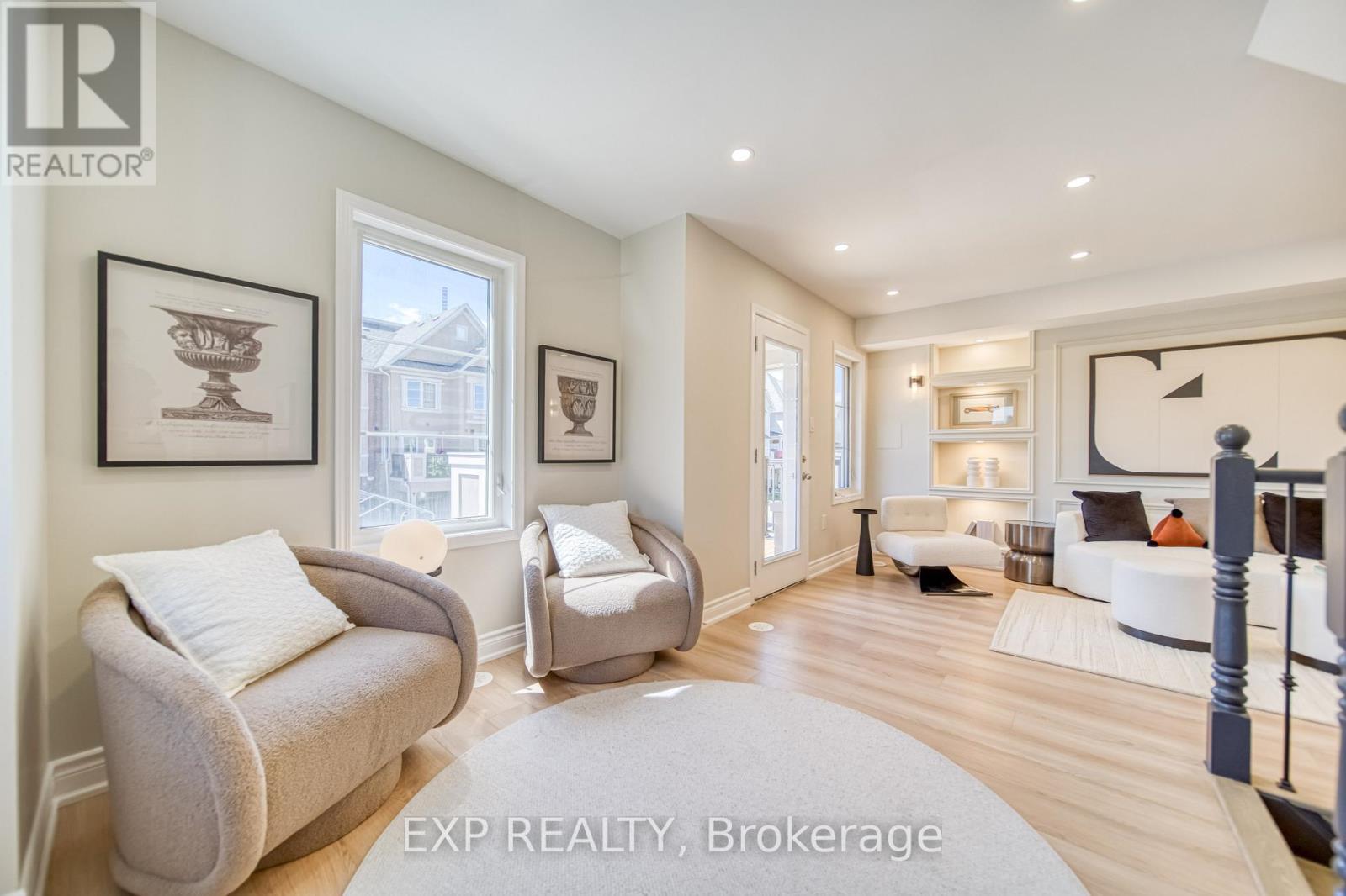 Photo 10 of 40 Deans Drive, Toronto ON