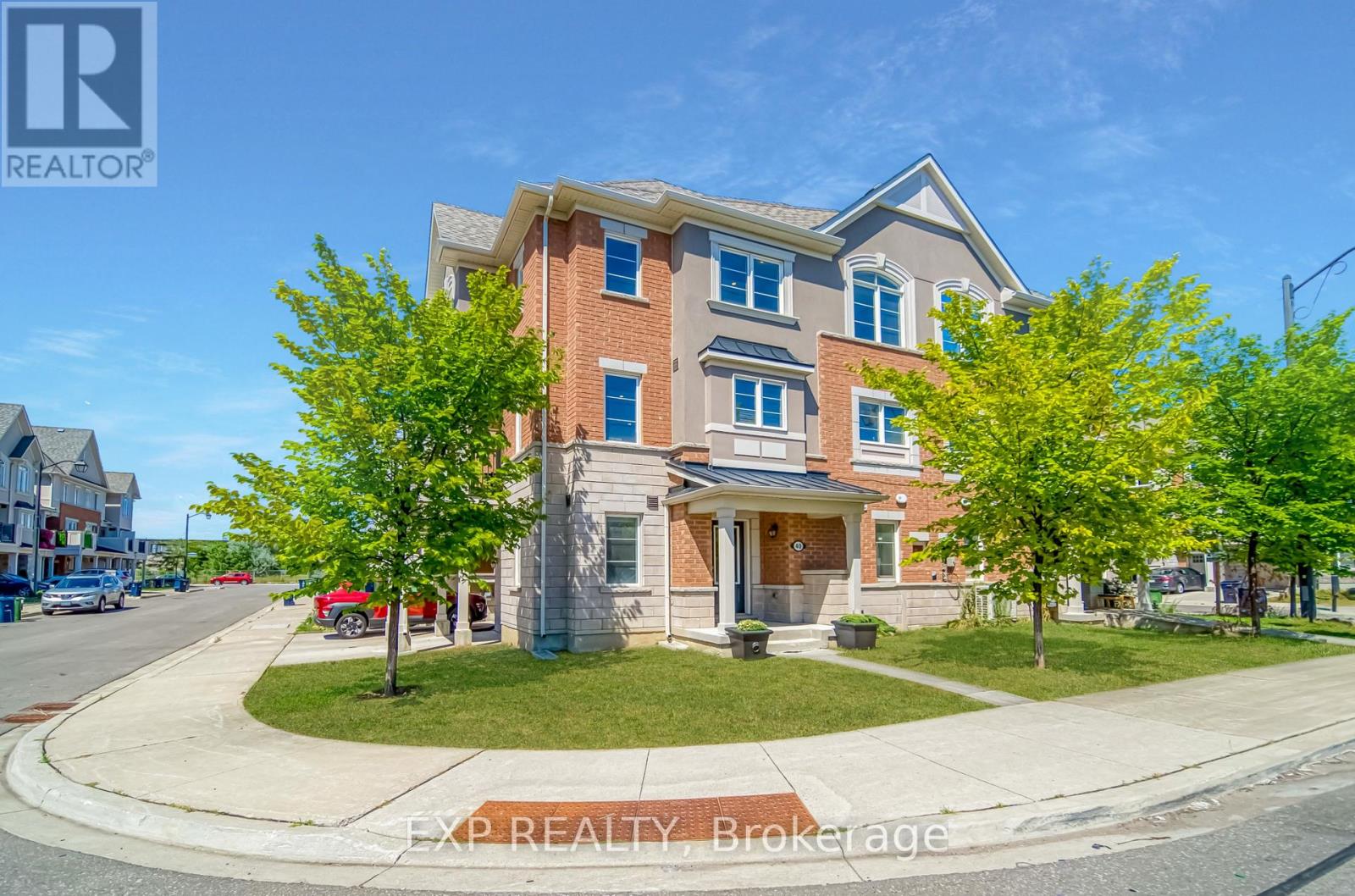 Photo 2 of 40 Deans Drive, Toronto ON