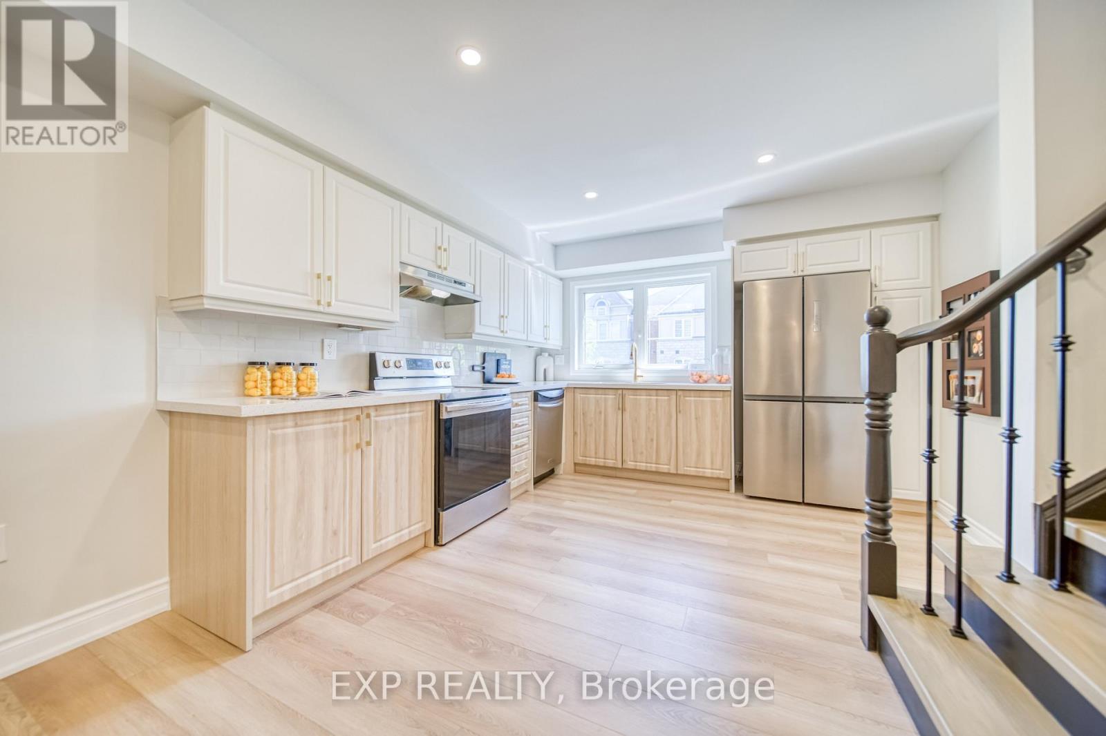 Photo 23 of 40 Deans Drive, Toronto ON
