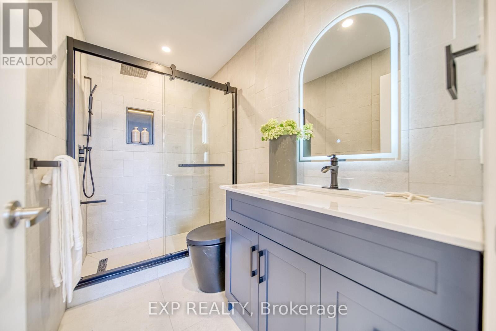 Photo 33 of 40 Deans Drive, Toronto ON