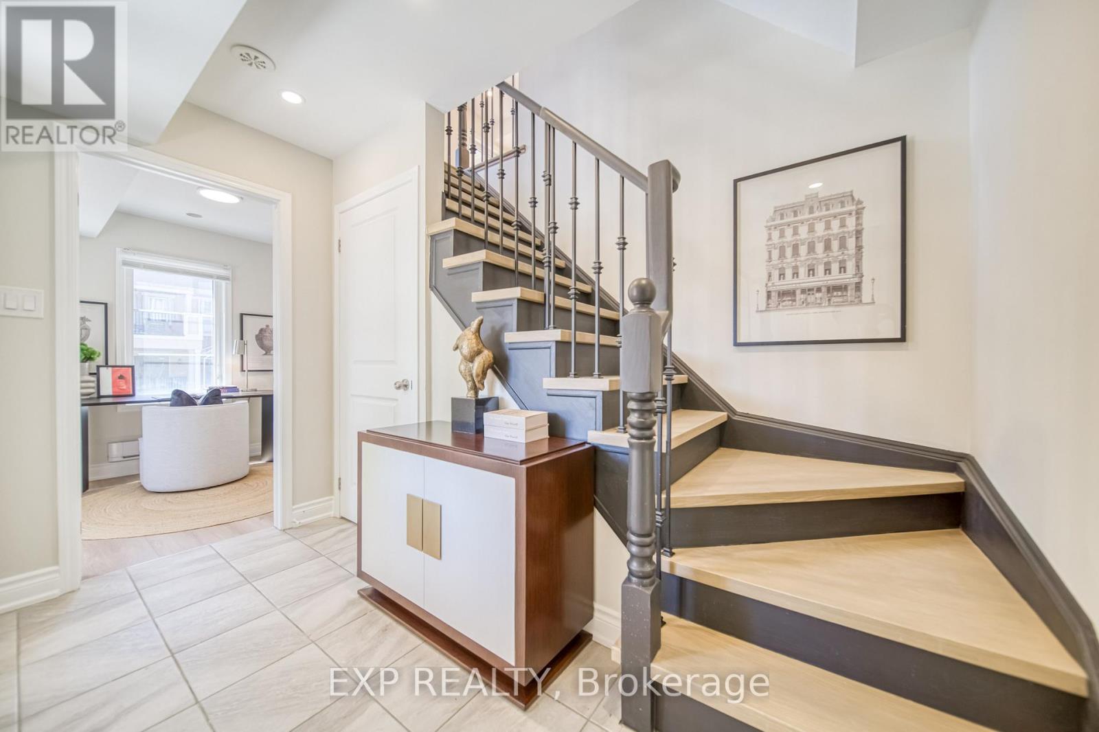 Photo 6 of 40 Deans Drive, Toronto ON