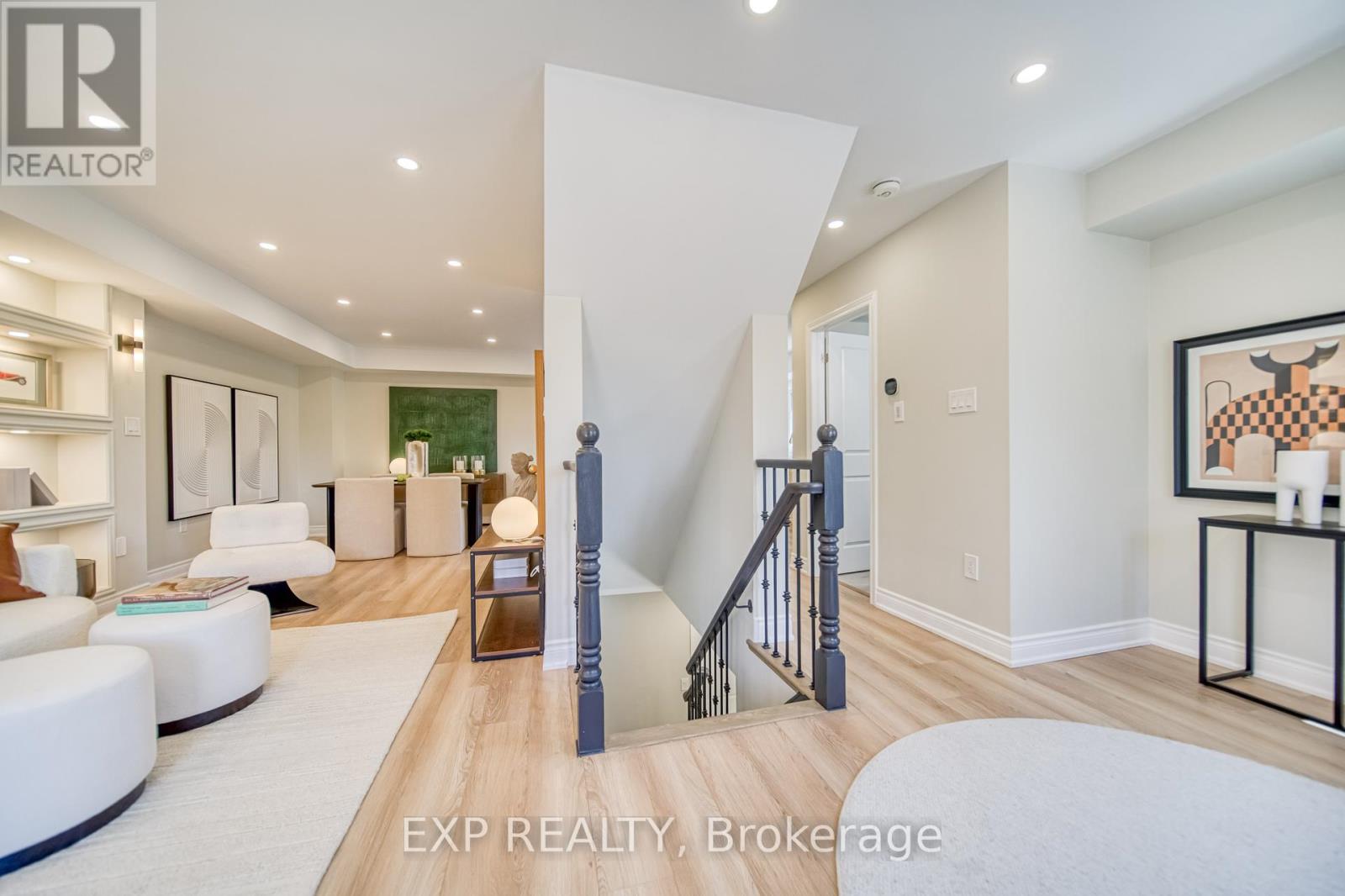 Photo 8 of 40 Deans Drive, Toronto ON