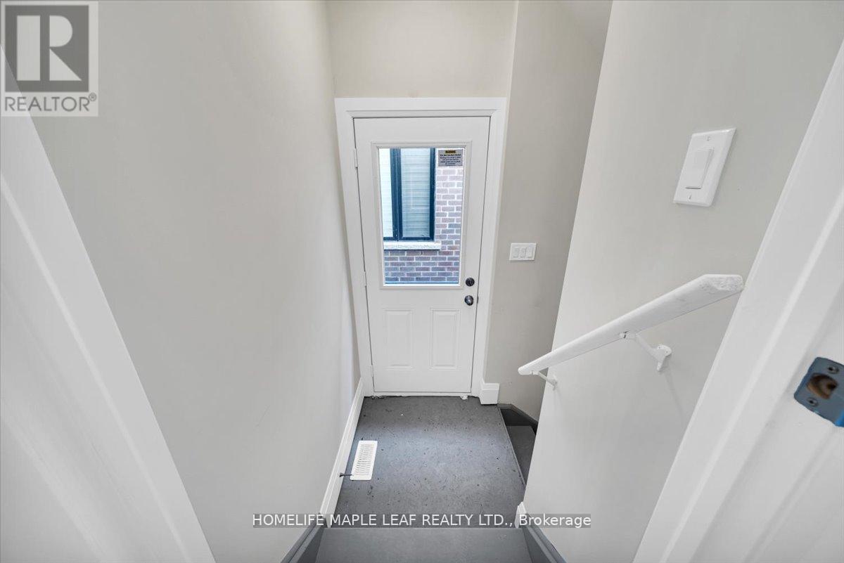 Photo 40 of 1242 Talisman Manor, Pickering ON