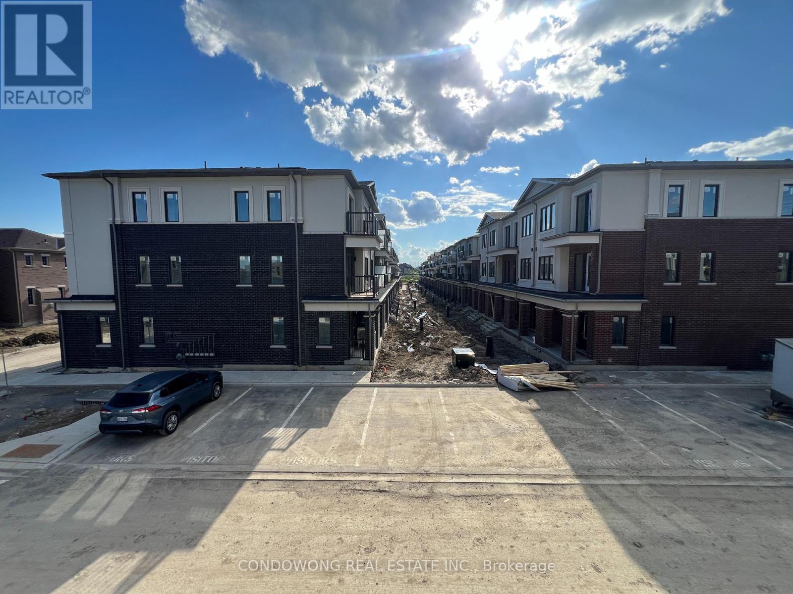 Photo 21 of 6 Matawin Lane, Richmond Hill ON