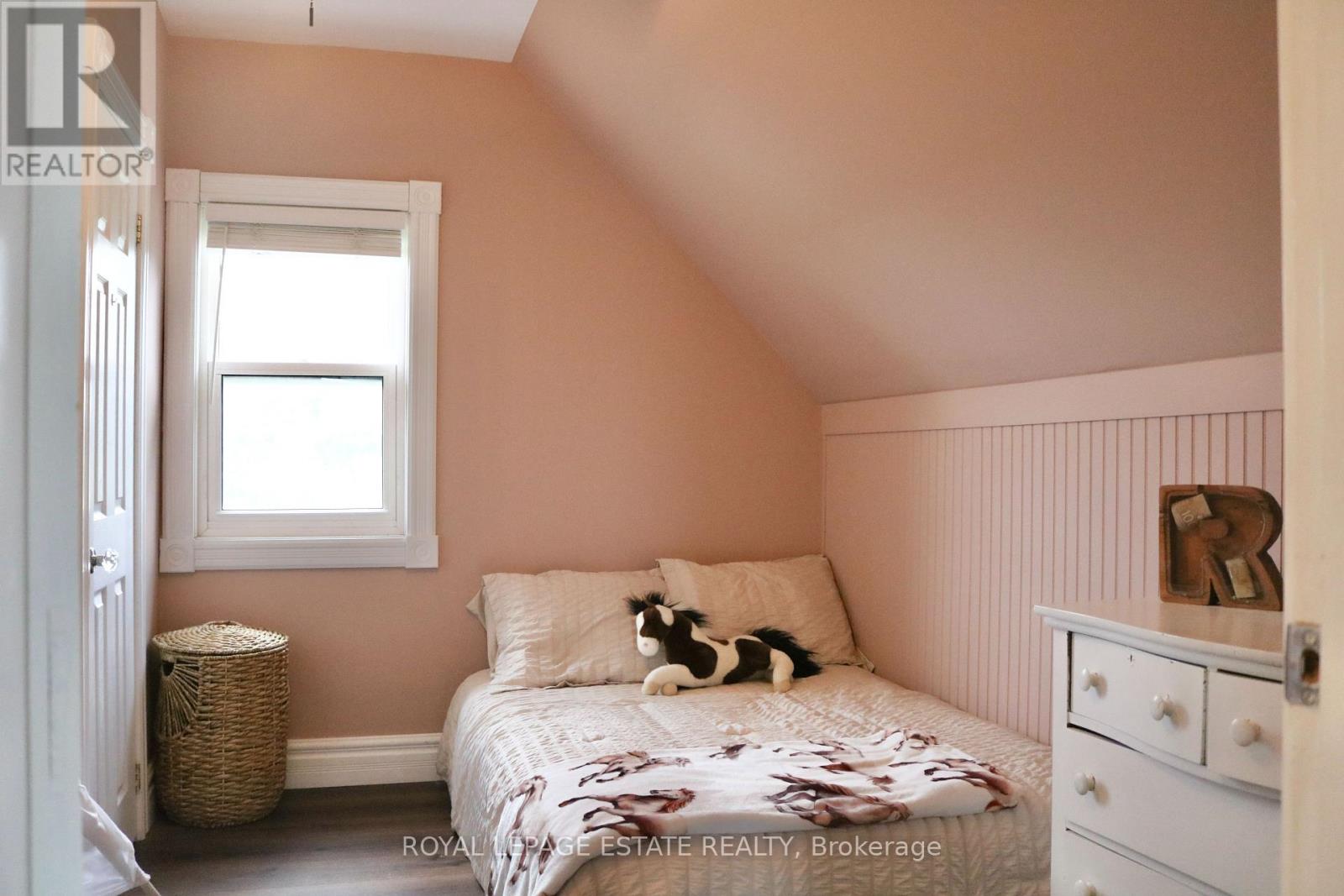 Photo 13 of 4295 Horseshoe Valley Road W, Springwater ON