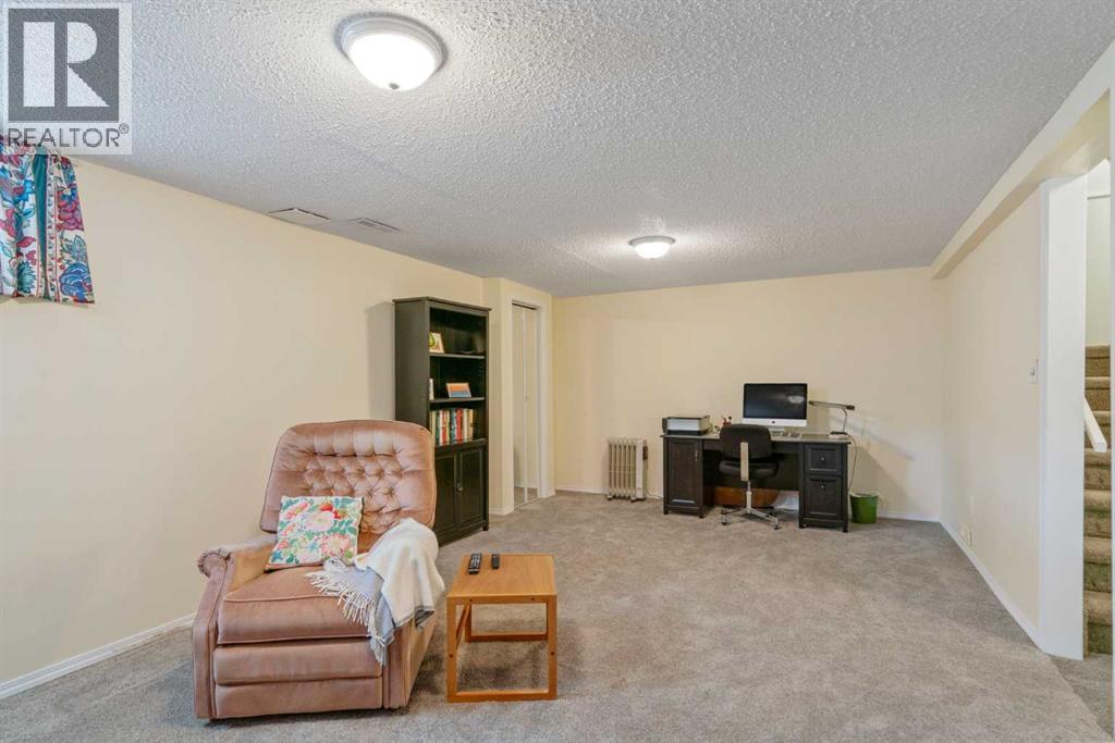 Single Family House for Sale in  Scenic Gardens NW Scenic Acres Calgary 