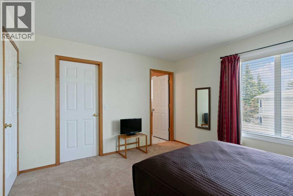 Single Family House for Sale in  Scenic Gardens NW Scenic Acres Calgary 