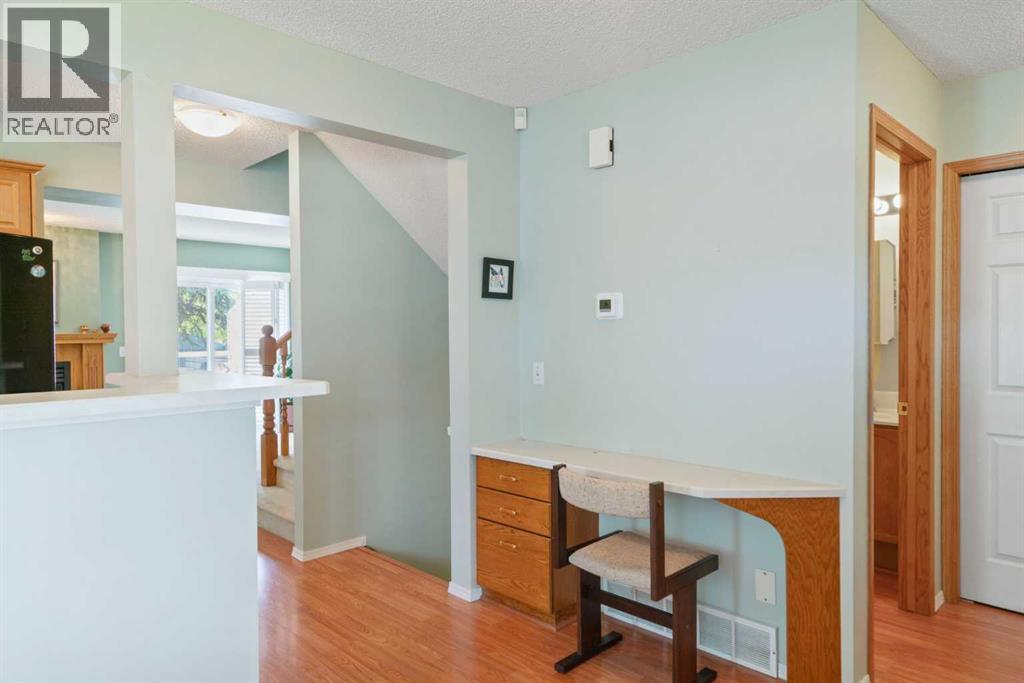 Single Family House for Sale in  Scenic Gardens NW Scenic Acres Calgary 