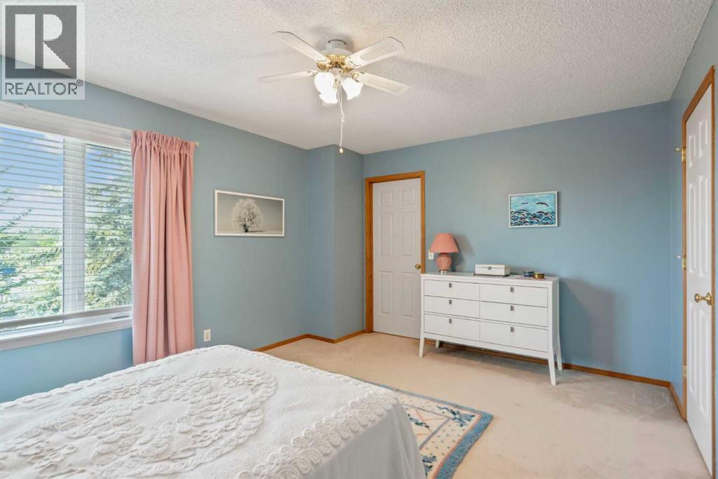 Single Family House for Sale in  Scenic Gardens NW Scenic Acres Calgary 