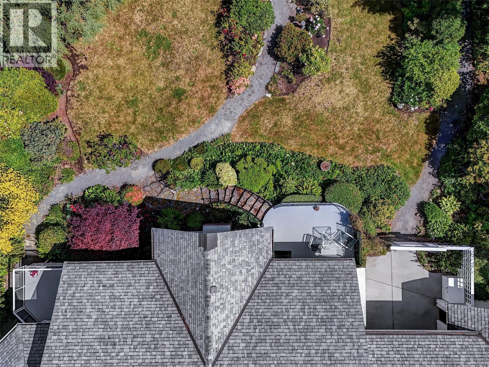 Photo 57 of 4590 Torquay Dr, Saanich BC