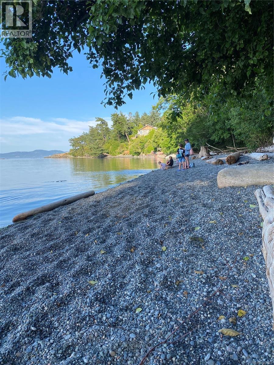 Photo 72 of 4590 Torquay Dr, Saanich BC