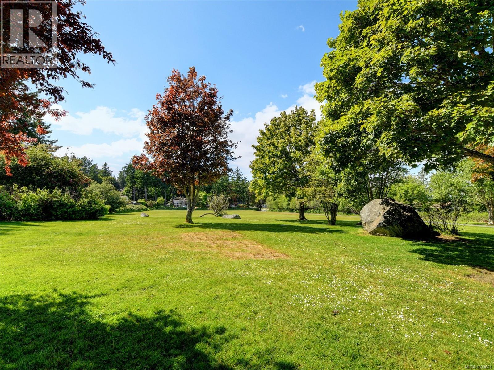 Photo 74 of 4590 Torquay Dr, Saanich BC