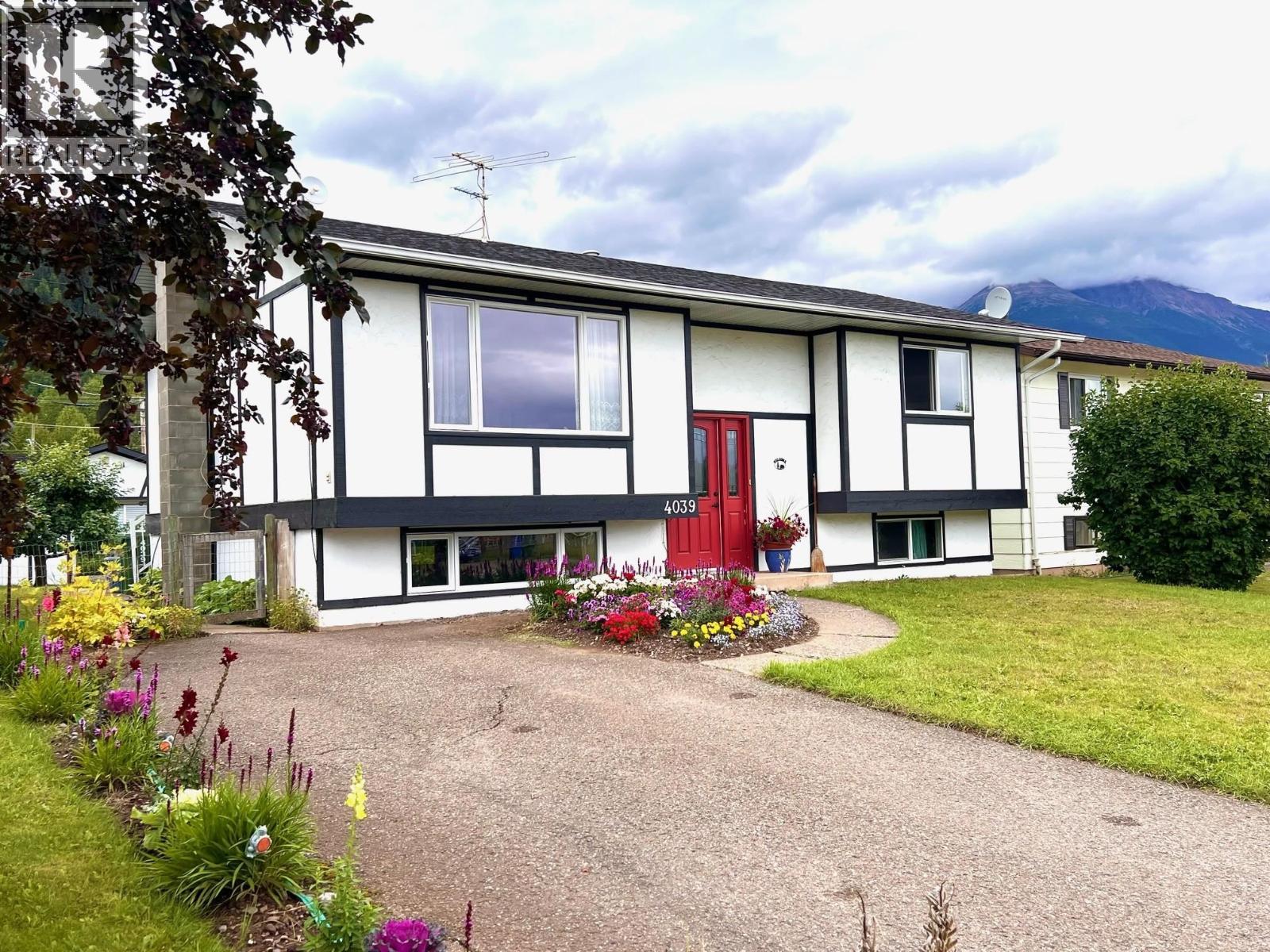 4039 ALFRED Avenue, Smithers