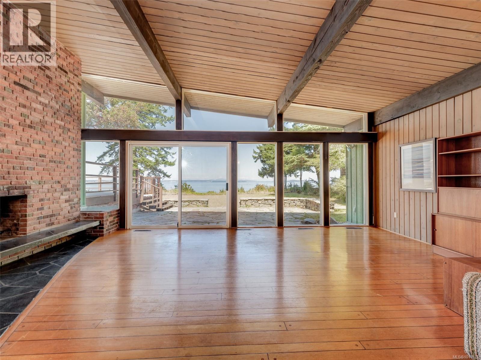Photo 39 of 4598 Torquay Dr, Saanich BC