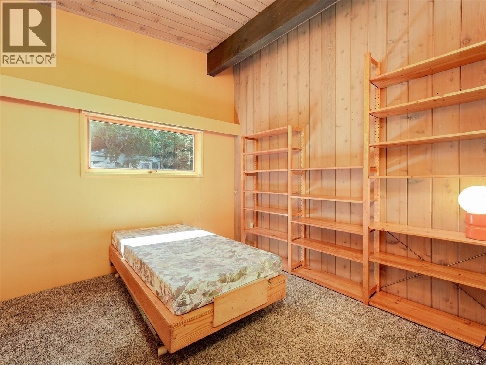 Photo 35 of 4598 Torquay Dr, Saanich BC