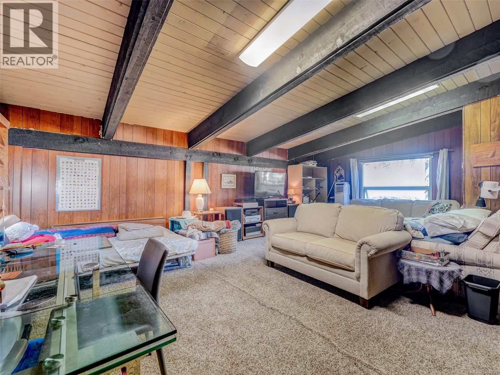 Photo 23 of 4598 Torquay Dr, Saanich BC