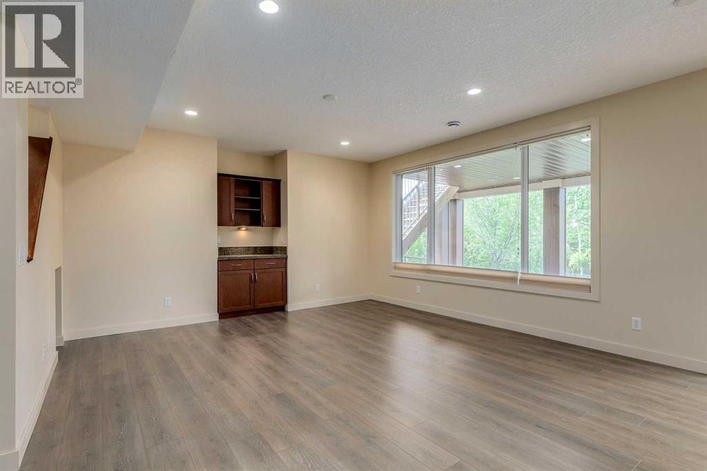 Single Family House for Sale in  Tuscany Summit Green NW Tuscany Calgary 