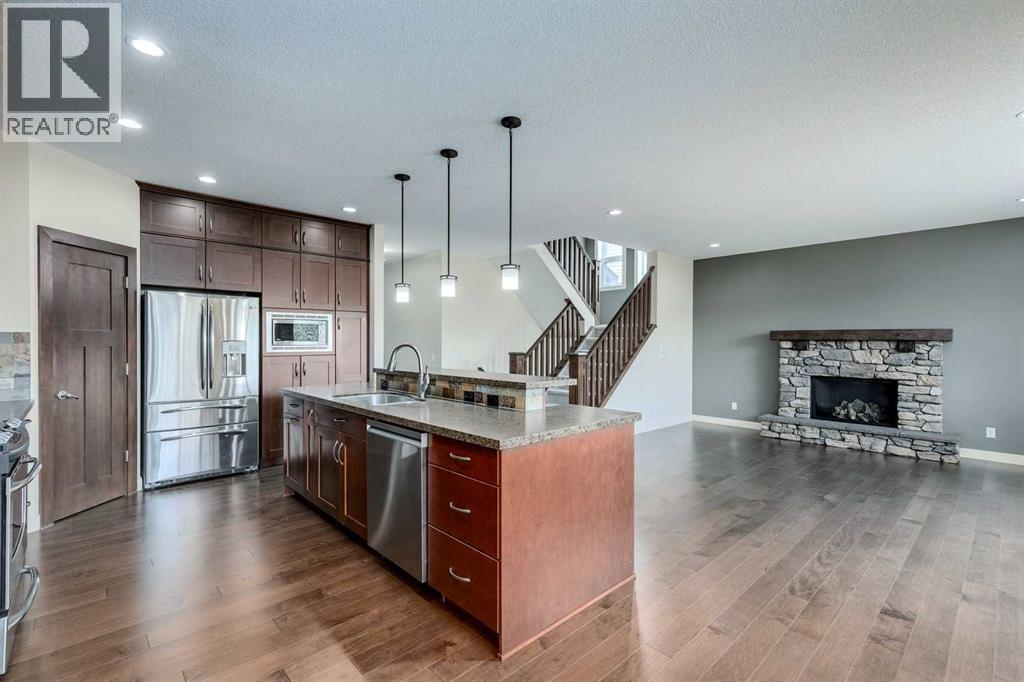 Single Family House for Sale in  Tuscany Summit Green NW Tuscany Calgary 