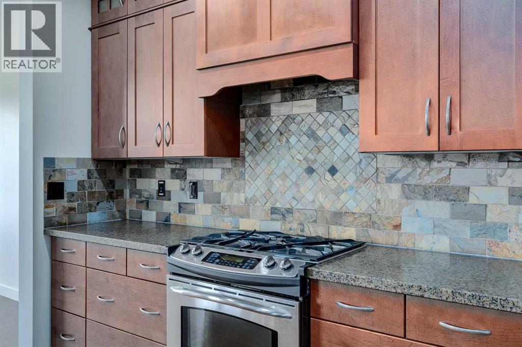 Single Family House for Sale in  Tuscany Summit Green NW Tuscany Calgary 
