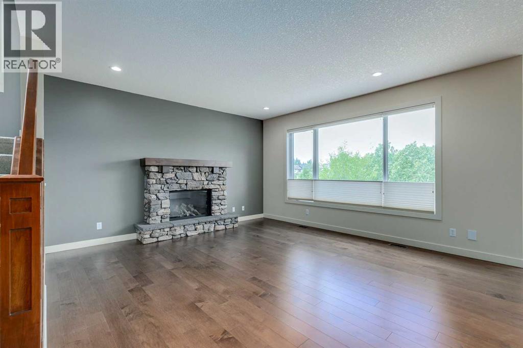 Single Family House for Sale in  Tuscany Summit Green NW Tuscany Calgary 