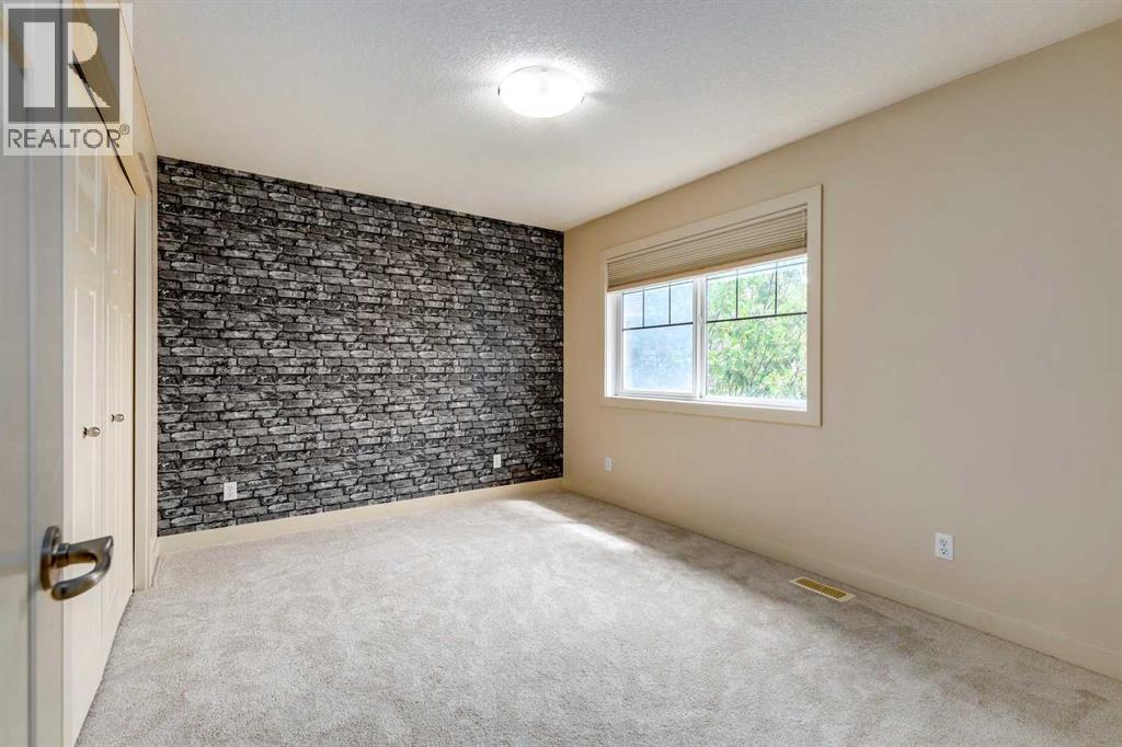 Single Family House for Sale in  Tuscany Summit Green NW Tuscany Calgary 