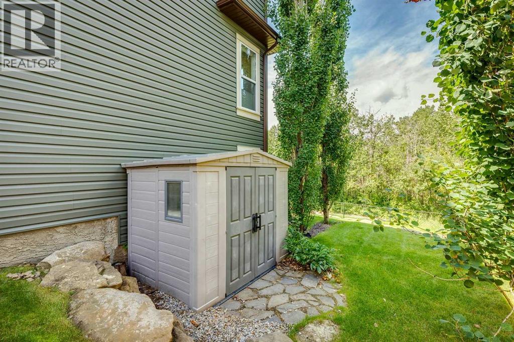 Single Family House for Sale in  Tuscany Summit Green NW Tuscany Calgary 