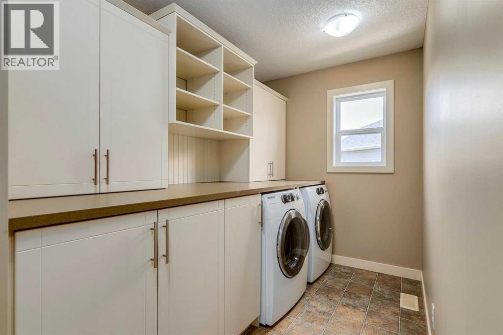 Single Family House for Sale in  Tuscany Summit Green NW Tuscany Calgary 