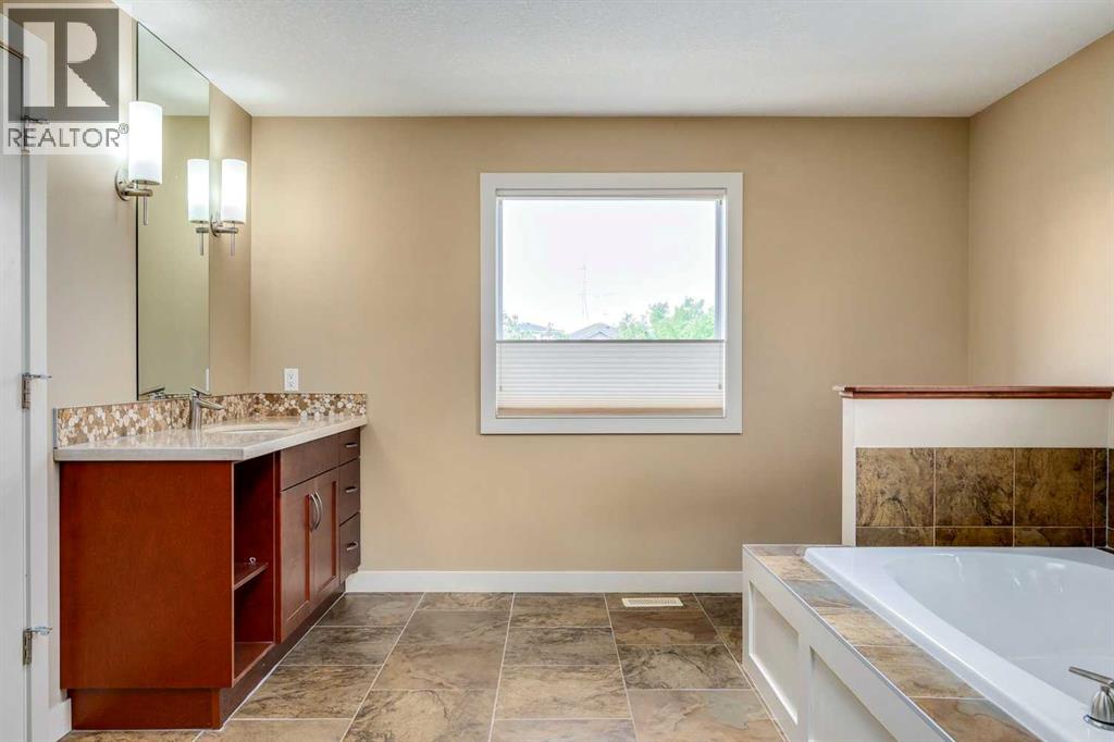 Single Family House for Sale in  Tuscany Summit Green NW Tuscany Calgary 