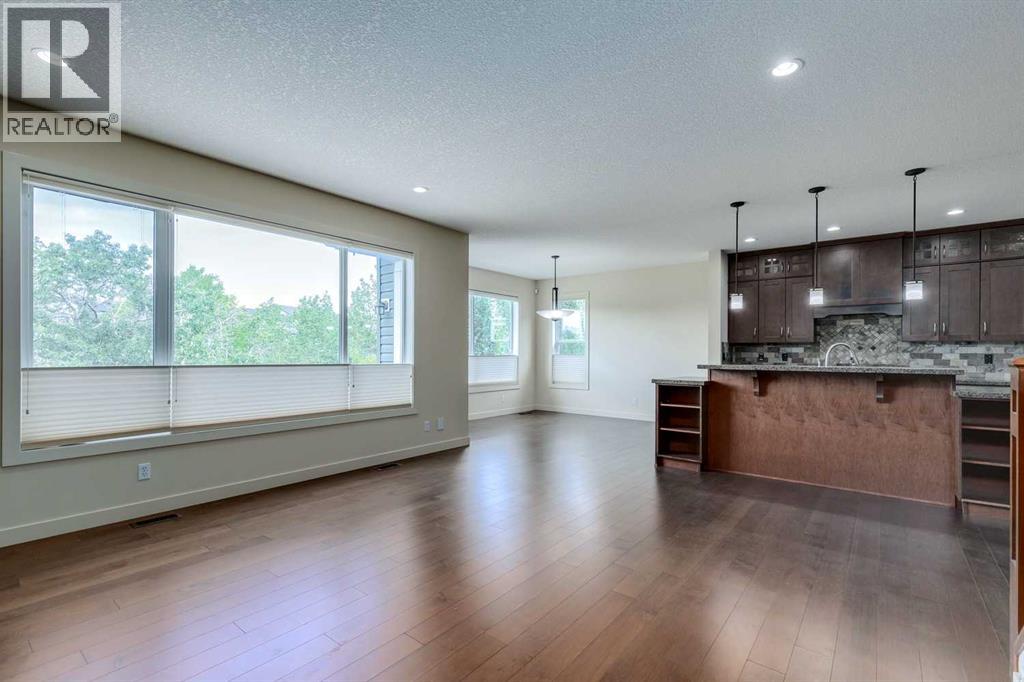 Single Family House for Sale in  Tuscany Summit Green NW Tuscany Calgary 